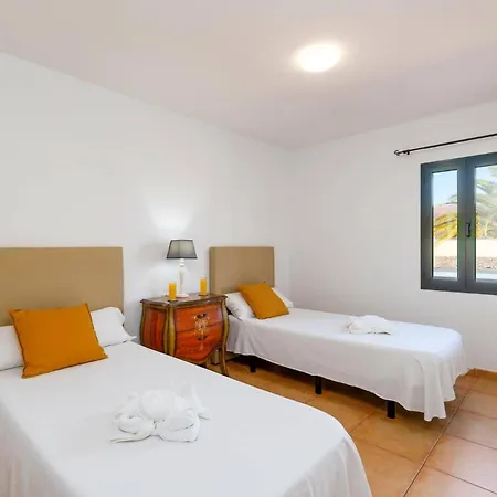 וילה Palm View By