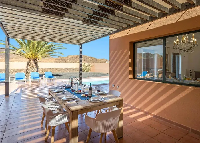 Villa Palm View By *